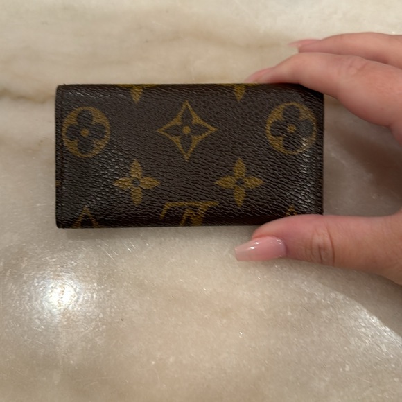 Authentic Louis Vuitton 4 key case holder (year 2009) - Picture 3 of 9